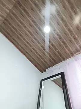 AgathaPember Adlı Modelin Canlı XXX Sohbeti