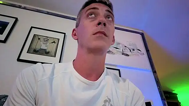 1Hugo1 Live XXX Chat