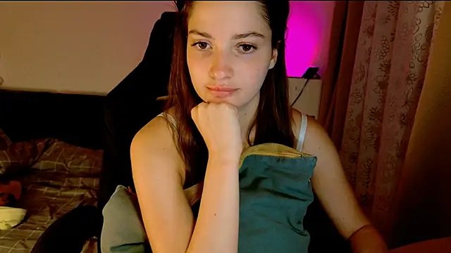 KiraVair live XXX chat