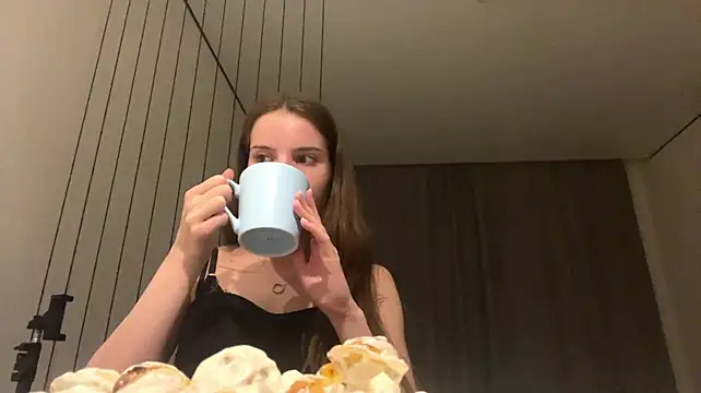 ManyDozens XXX чат на живо