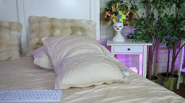 دردشة EmillyBronte الجنسية المباشرة
