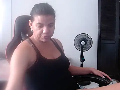 Adriana_0312: απευθείας συνομιλία ΧΧΧ