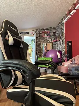 TranSexualJade95 网络视讯表演