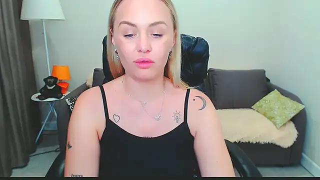 LiluMoon__'s Live XXX Chat