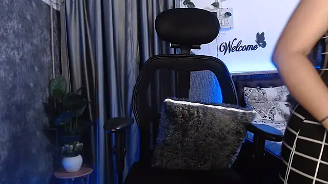 The_BlackWidow's Live XXX Chat