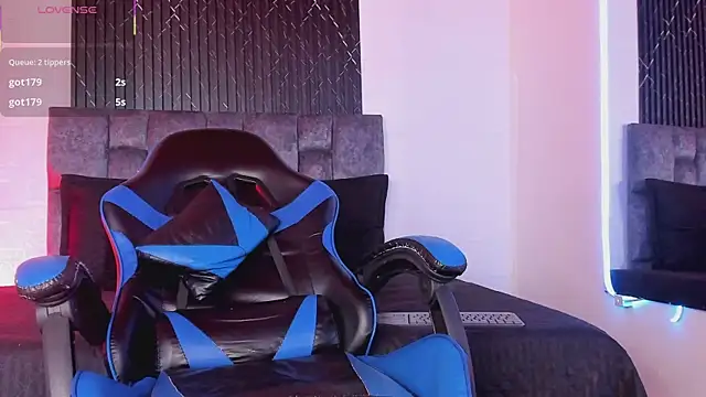 Pokazy przed kamerką – Alexxus_Smith
