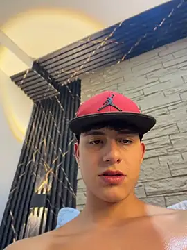 Chatroom XXX en direct de Lander_Cruz