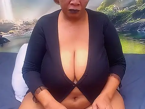 BLACKMILF4U's Live XXX Chat