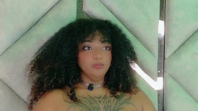 Cristal-Jonnes Chat XXX live