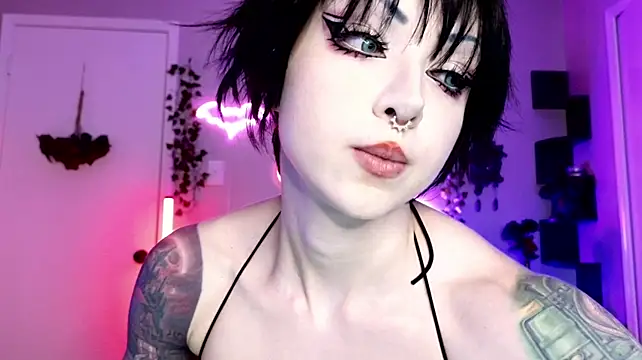 Ivey_Strigoi: απευθείας συνομιλία ΧΧΧ