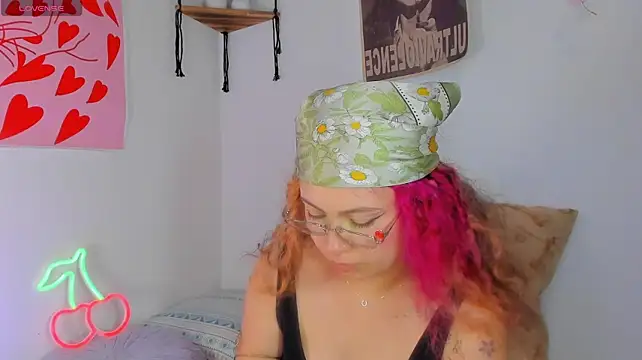 Chat XXX en directo de MarieTaylor_