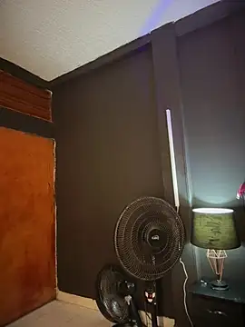 Niicky1_ Adlı Modelin Canlı XXX Sohbeti