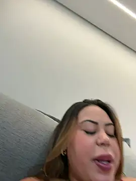 lariic Live XXX-Chat