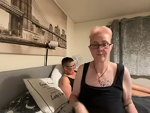 Curvy-Jinx Chat XXX live