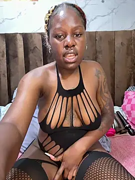 Czat XXX na żywo – DarkBerryDiamond255