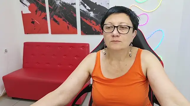 EmilyL0ve élő XXX-chatje
