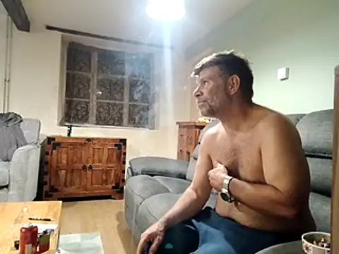 Chat +18 de stud2512 ao vivo