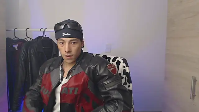 chomelo6 Live XXX-Chat