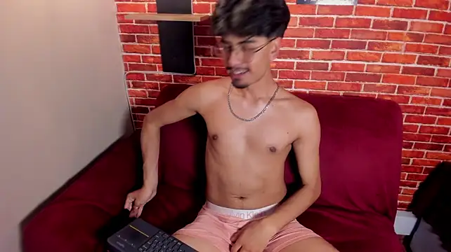 Miks_stone1 – webcam-show