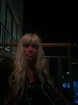AlinaGrosu Adlı Modelin Canlı XXX Sohbeti
