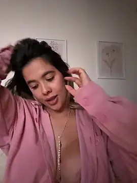 Emilia_Bakerr Шоу с уебкамера