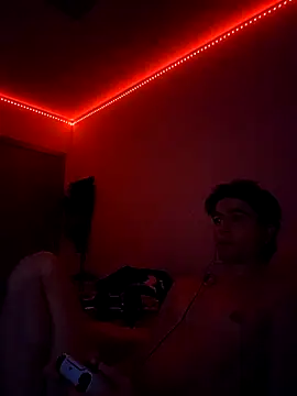 Kinkypuff: διαδικτυακό σόου στην κάμερα