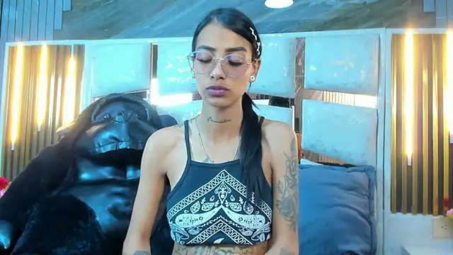 KarlaSlutSkinny__ Chat XXX in diretta