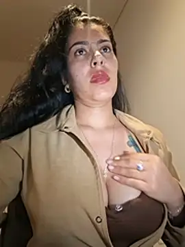 Chatroom XXX en direct de Luianna