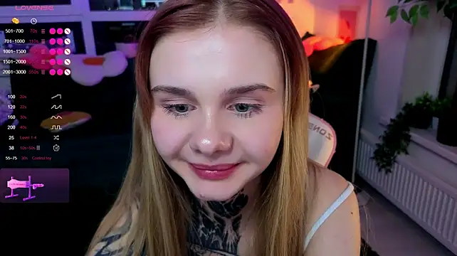 Britney_Lynch Adlı Modelin Canlı XXX Sohbeti