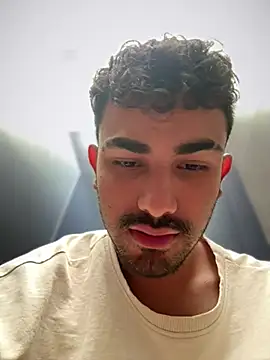 Czat XXX na żywo – Big_Snake77
