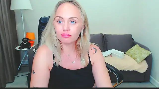Chat XXX en directo de LiluMoon__