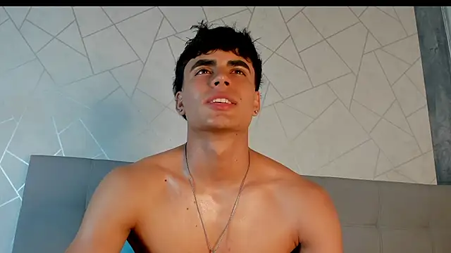 Toji_ferrer Adlı Modelin Canlı XXX Sohbeti