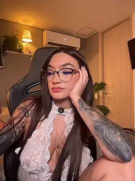 Chatroom XXX en direct de DaniDusan_