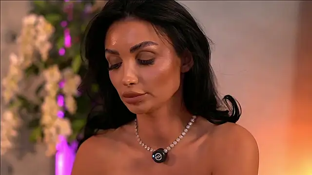 Sembang XXX Secara Langsung RaqueleDiva