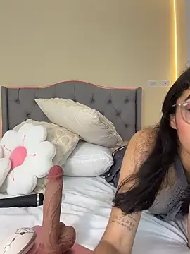 LunaBloon Adlı Modelin Canlı XXX Sohbeti