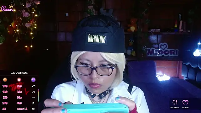 MidoriQuiinn's Live XXX Chat