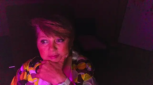 Melania_Cook Adlı Modelin Canlı XXX Sohbeti