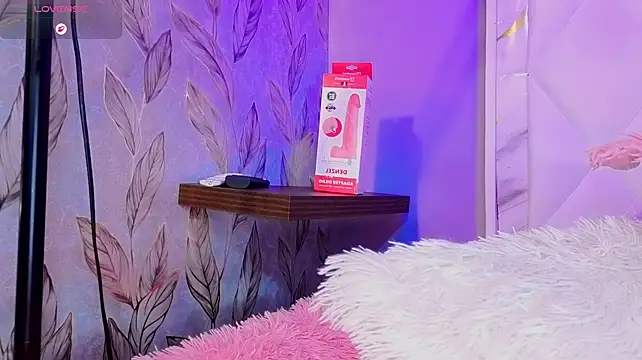 Dannyhot_ Show in webcam