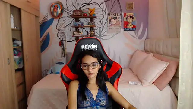 LinzyBaner Chat XXX live