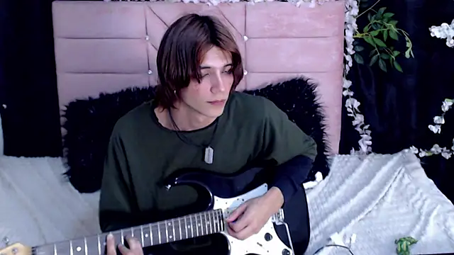 oli_dusk live XXX chat