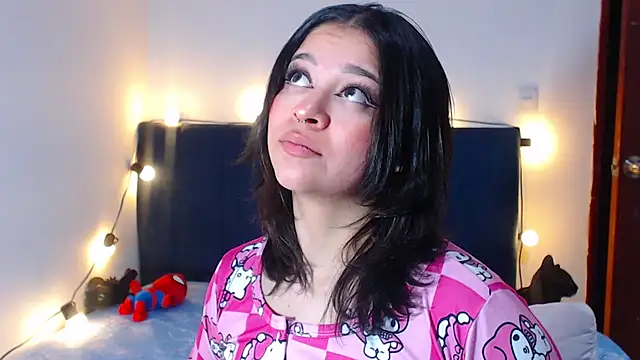 Bitsy_Messy Adlı Modelin Canlı XXX Sohbeti