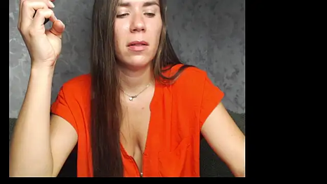 LillyGray Adlı Modelin Canlı XXX Sohbeti