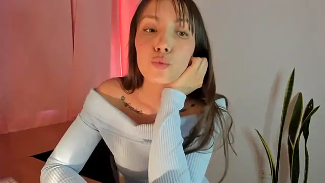 paula_miler1 Adlı Modelin Canlı XXX Sohbeti