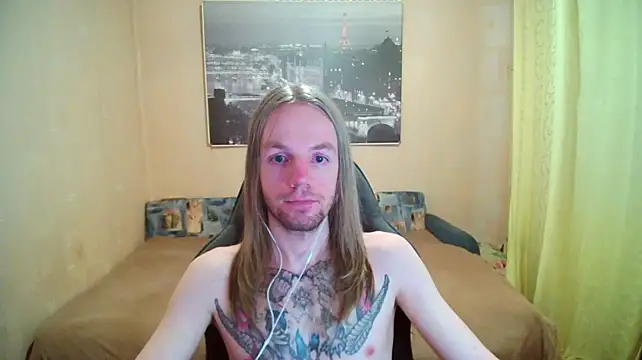 הופעת וובקאם של AdamDickens