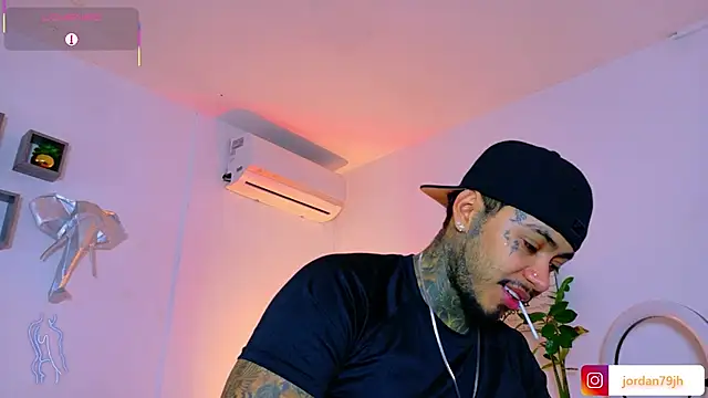 XXX chat uživo modela JordanSmiith_