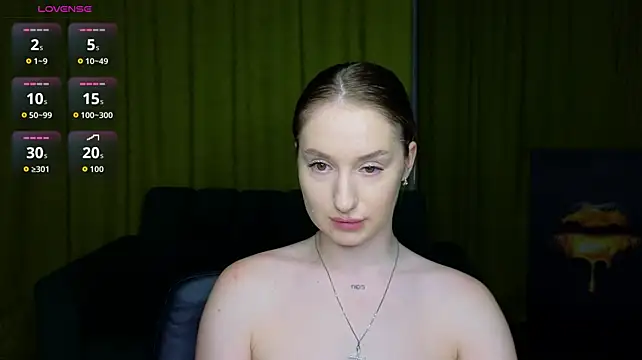 AlisaFoxis' Live XXX Chat