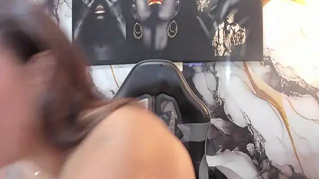 Chat +18 de LizzRouse ao vivo