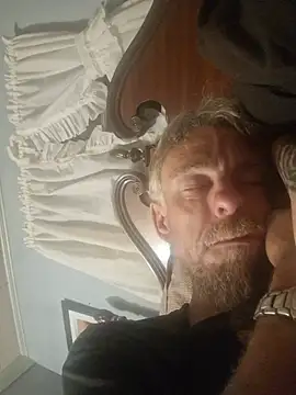 19JaSon83 Show in webcam