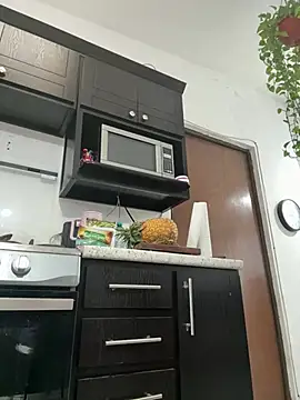 Chat +18 de Adri_zu ao vivo
