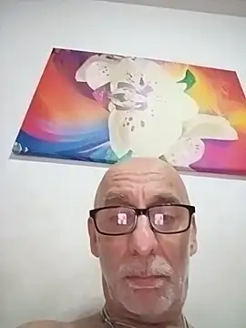 Toby2712 XXX чат на живо